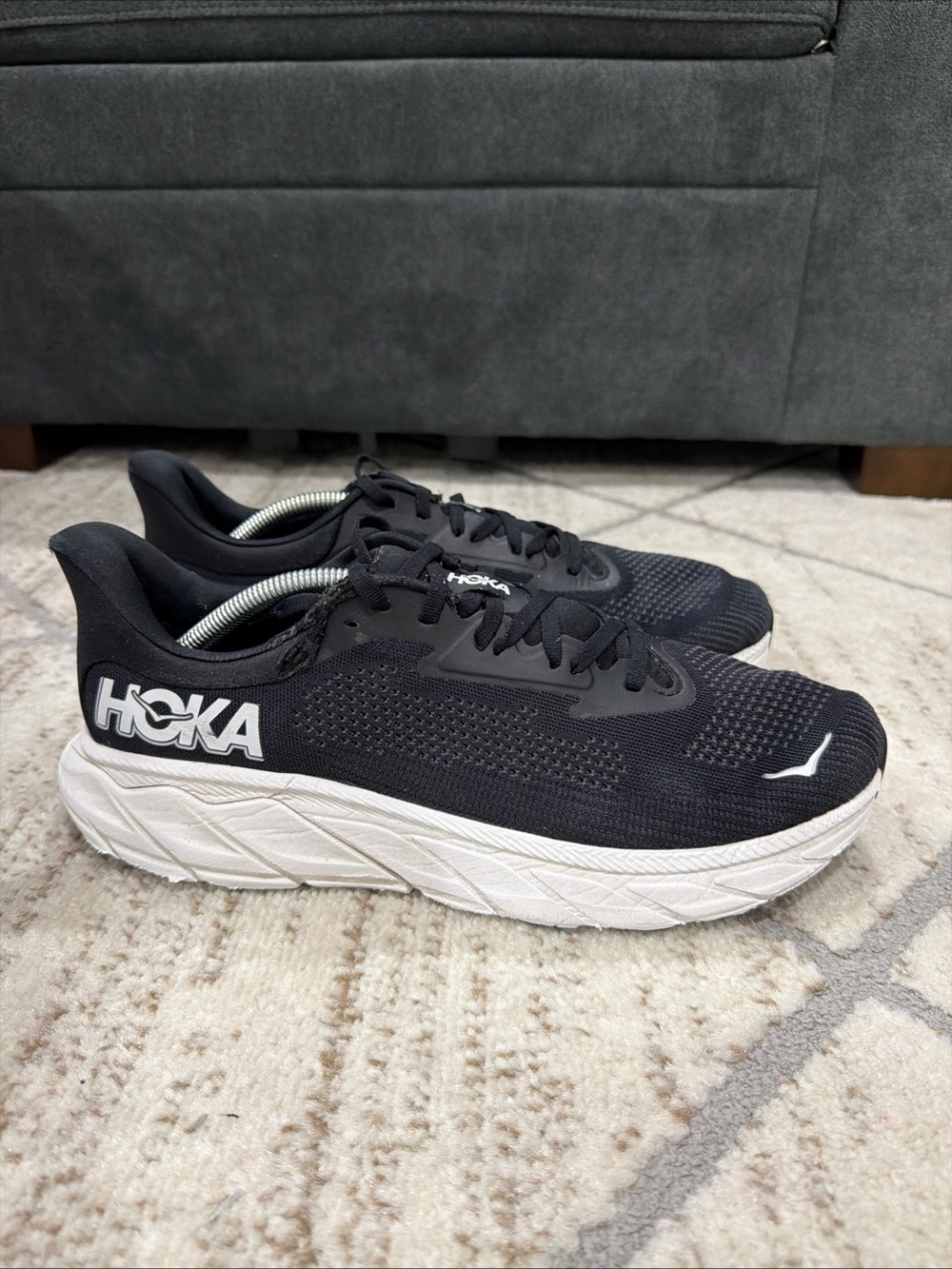 Hoka One One Arahi 7 Mens Size 11 D Black White Athletic Running Shoes Sneakers